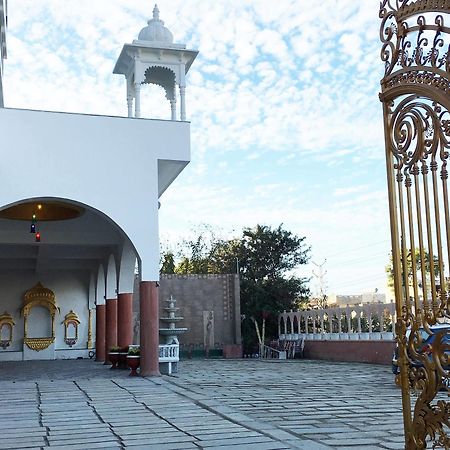 Mewargarh Udaipur By Red Lion S Hotell Exteriör bild