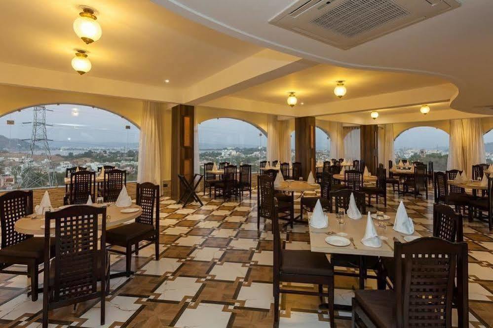 Mewargarh Udaipur By Red Lion S Hotell Exteriör bild