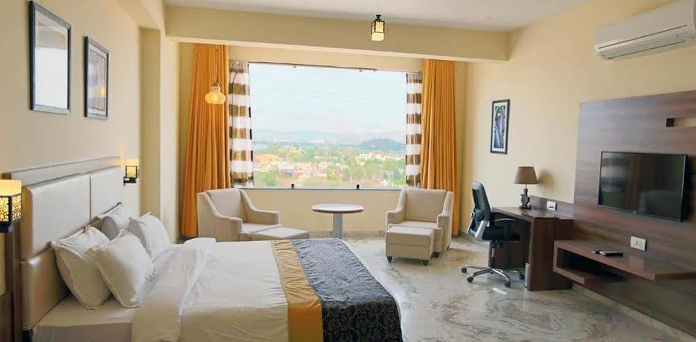 Mewargarh Udaipur By Red Lion S Hotell Exteriör bild