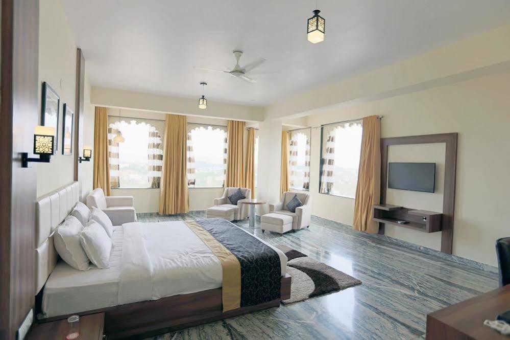 Mewargarh Udaipur By Red Lion S Hotell Exteriör bild