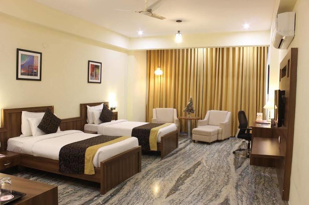 Mewargarh Udaipur By Red Lion S Hotell Exteriör bild