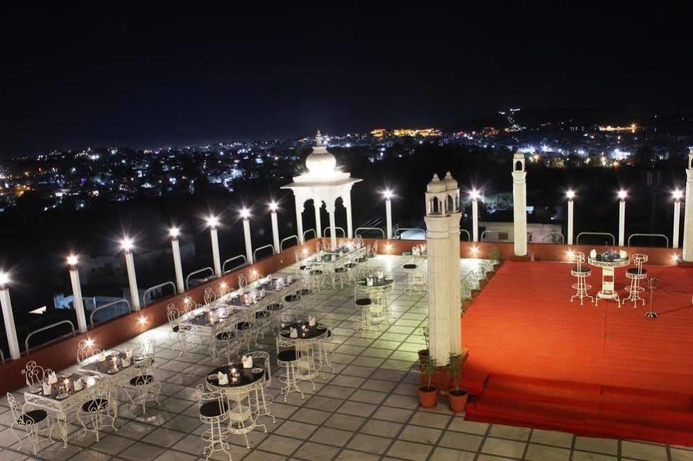 Mewargarh Udaipur By Red Lion S Hotell Exteriör bild