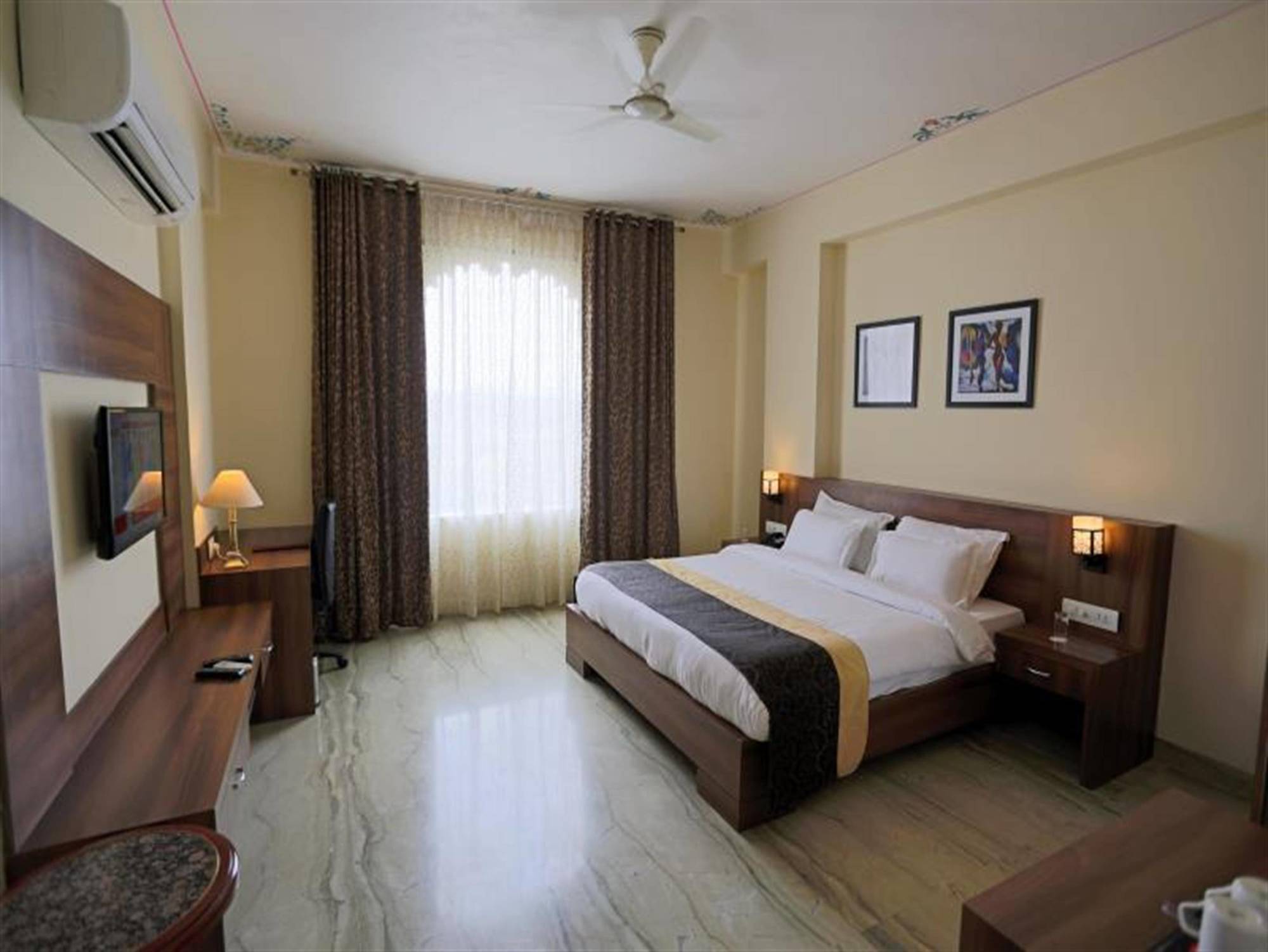 Mewargarh Udaipur By Red Lion S Hotell Exteriör bild
